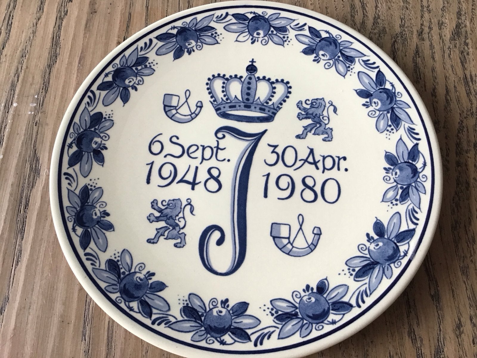 Delfts Blauw Herdenkingsbord Koningin Juliana 1948-1980, Antiek en Kunst, Antiek | Wandborden en Tegels, Ophalen of Verzenden