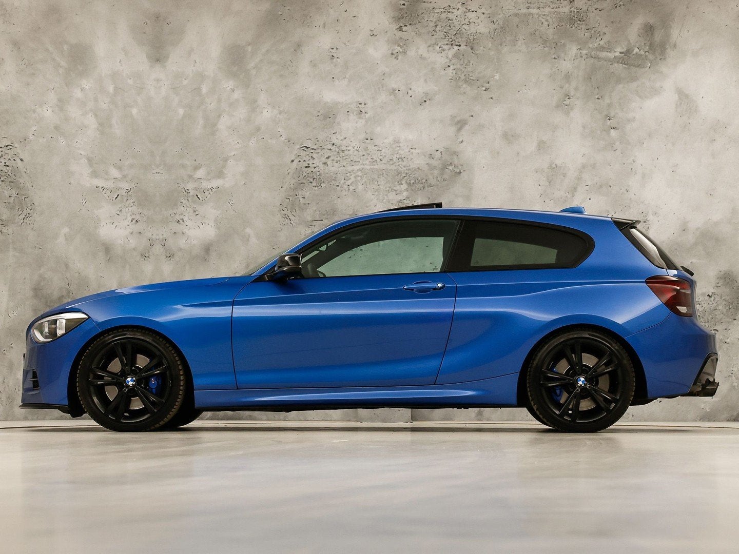BMW M135 M135i xDrive High Executive Automaat 320Pk (GROOT N, Gebruikt, Zwart, Leder, Vierwielaandrijving