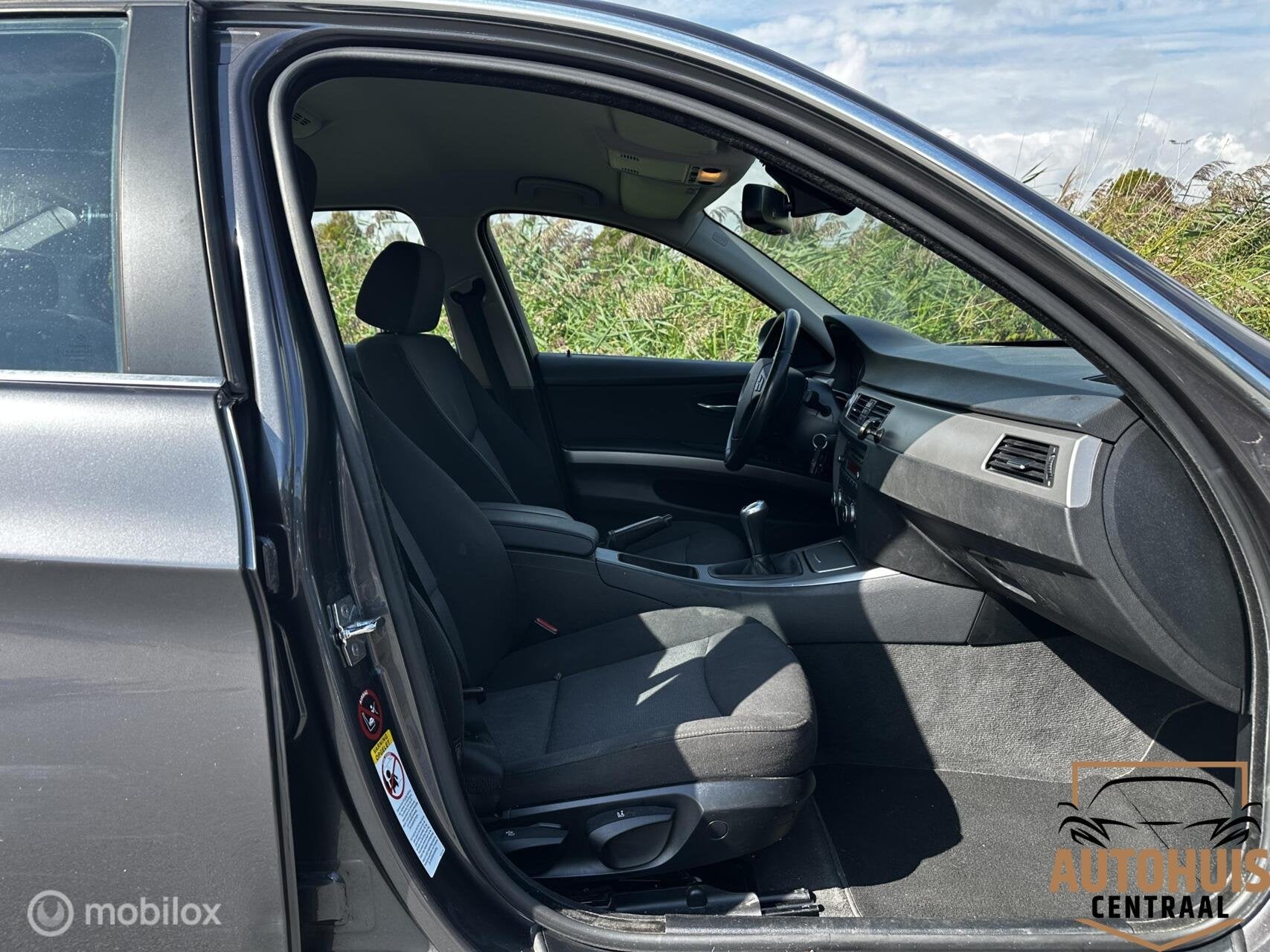 Foto 13 van BMW 3-serie 325i*MOTORSTORING*NwAPK*Airco*
