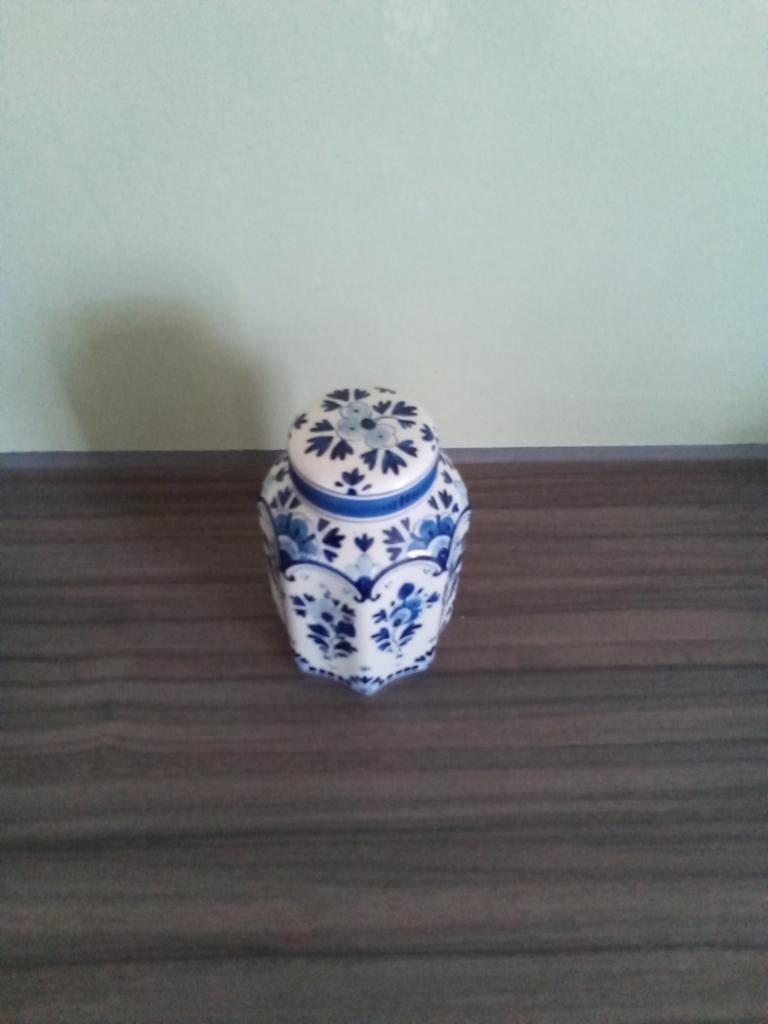 CHINEES GEMBER DEKSELPOTJE 
Delfs blauwe thee bus
Chinees, Ophalen of Verzenden