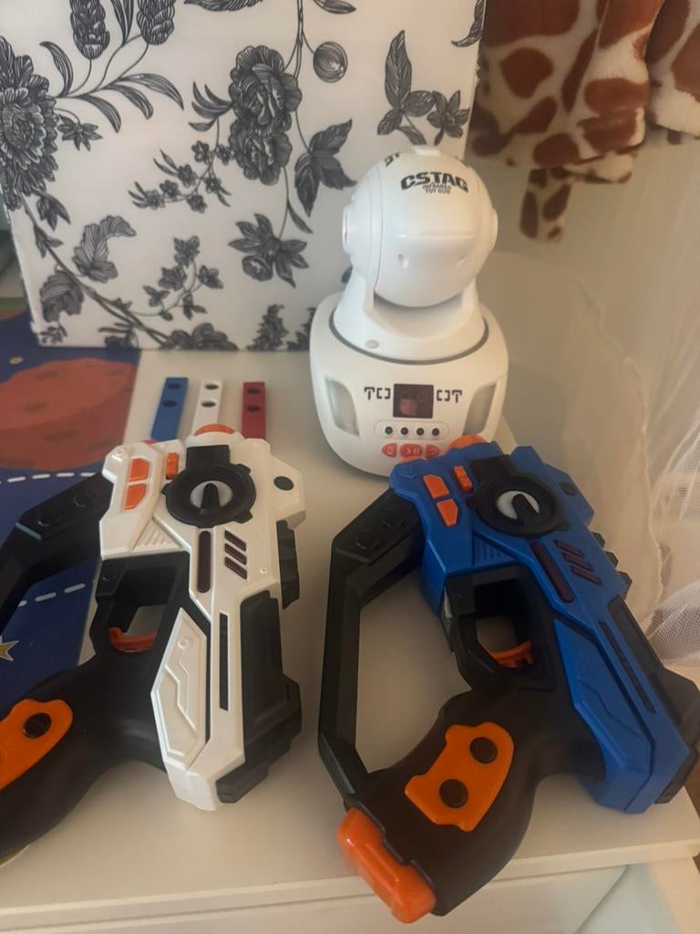 Als nieuw: Silvergear Laser Gun Game Set met Projectiespel, Ophalen of Verzenden, Overige merken, Zo goed als nieuw