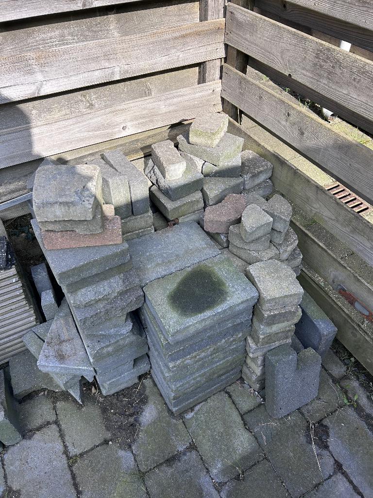 Gratis af te halen: gebruikte tuintegels, Ophalen, Gebruikt, Beton, Terrastegels