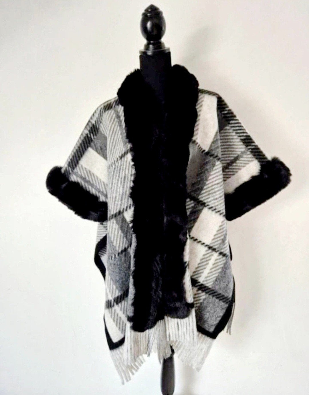 Nieuwe poncho mantel, Boetiek, Ophalen of Verzenden, Nieuw, Meerkleurig