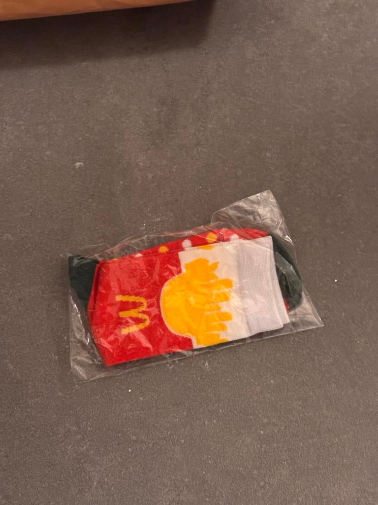 McDonald's Sokken - Nieuw in verpakking, Kleding | Dames, Overige maten, Zo goed als nieuw, Rood, Ophalen