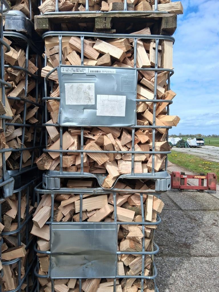 🔥Vers gekloofd essenhout te koop, fijn gekloofd!🔥, 6 m³ of meer, Ophalen, Essenhout, Blokken