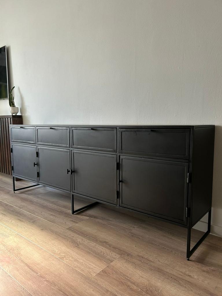 Zwart metalen dressoir, Ophalen, Zo goed als nieuw, 25 tot 50 cm, Metaal