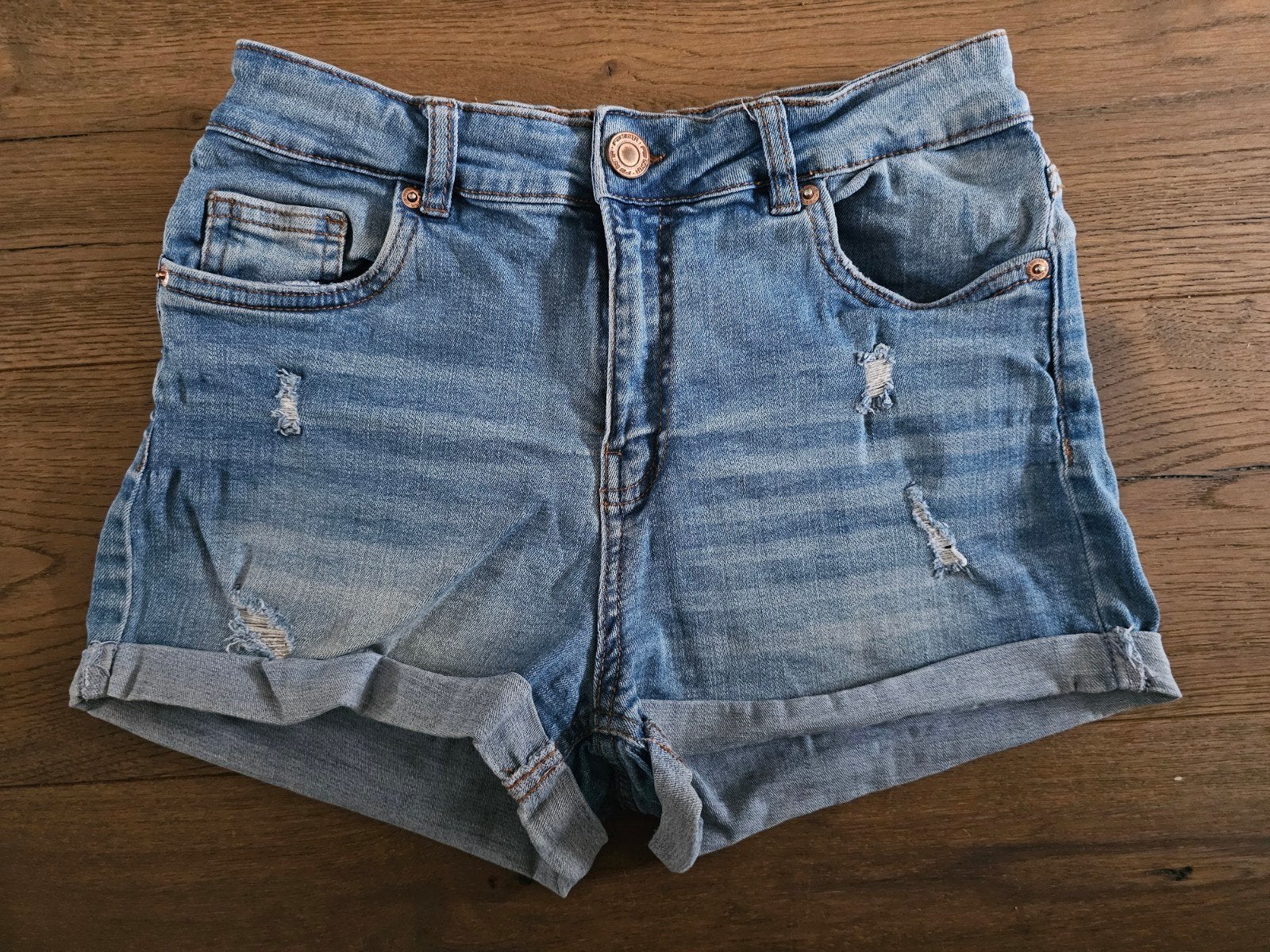 FB Sister denim short met scheuren - Maat M, Maat 38/40 (M), Kort, Blauw, Ophalen of Verzenden