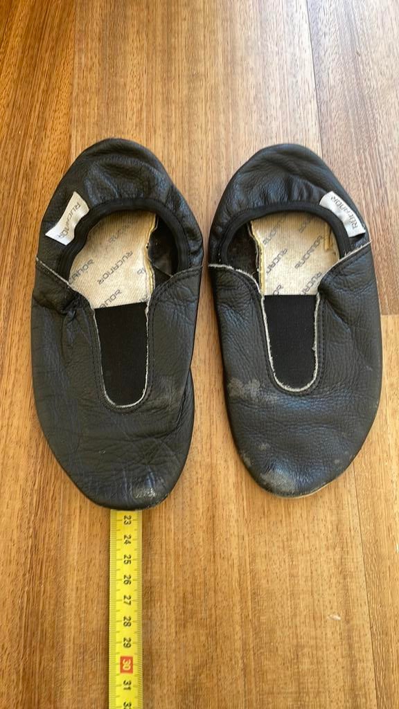 Turnschoenen, Gebruikt, Materiaal, Zwart, Kindermaat 122 t/m 140