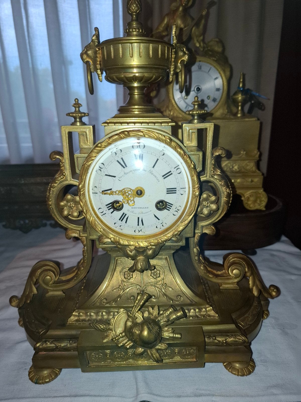 Antieke bronzen pendule - perfect uurwerk, originele patina, Antiek en Kunst, Ophalen of Verzenden