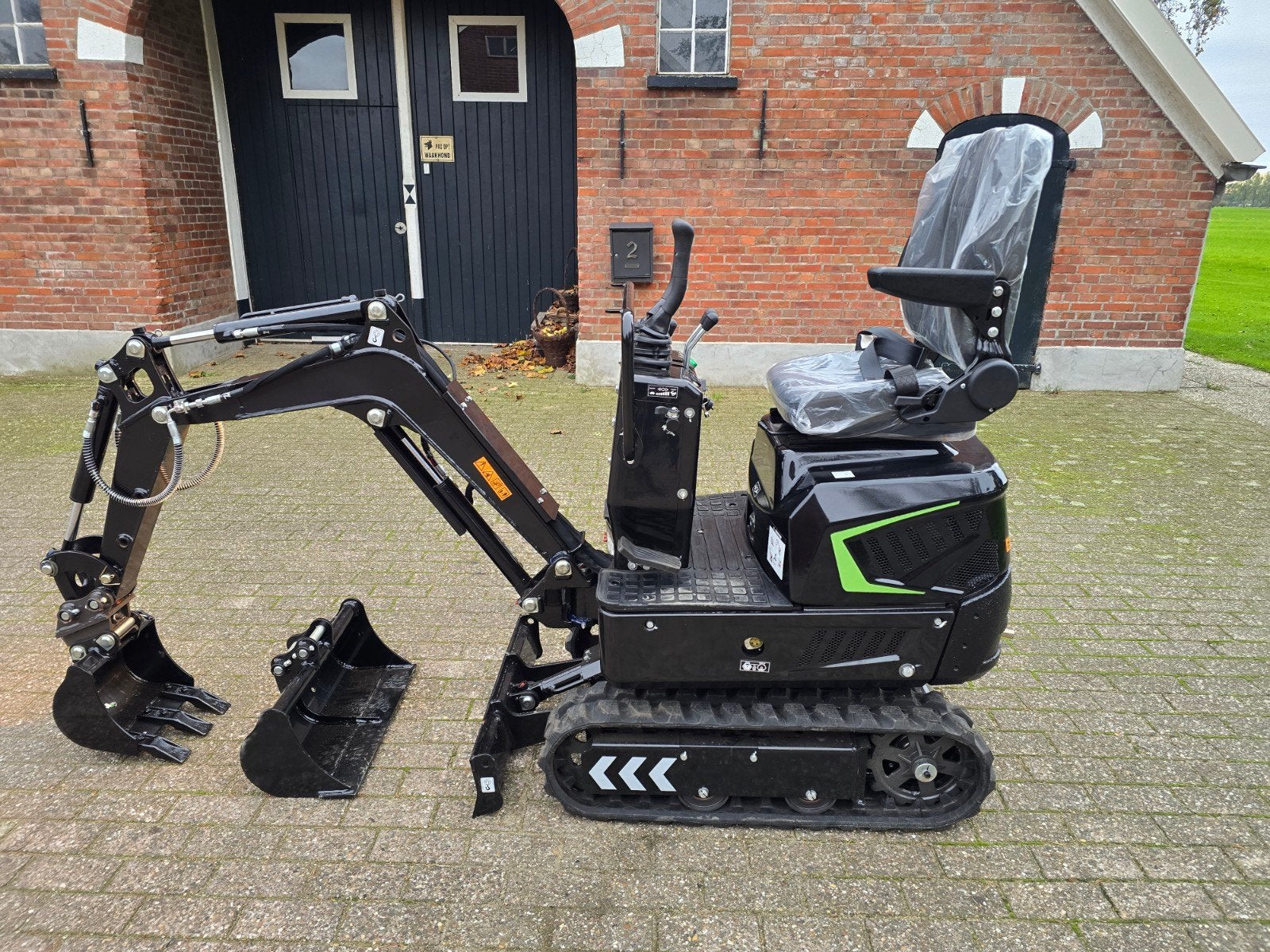 Te Koop: Minigraver Crawler DLM-650 Mini-graver., Ophalen of Verzenden, Graafmachine