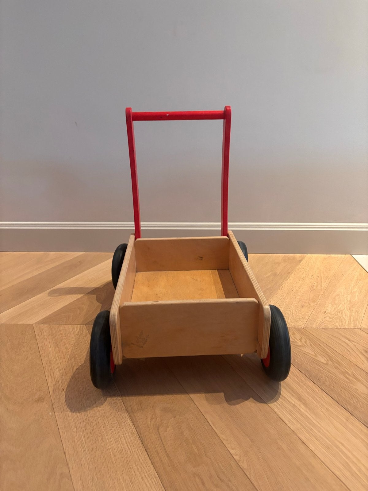 Houten loopwagen met rode duwstang en wielen, Ophalen of Verzenden, Gebruikt, Overige typen, Met wieltjes