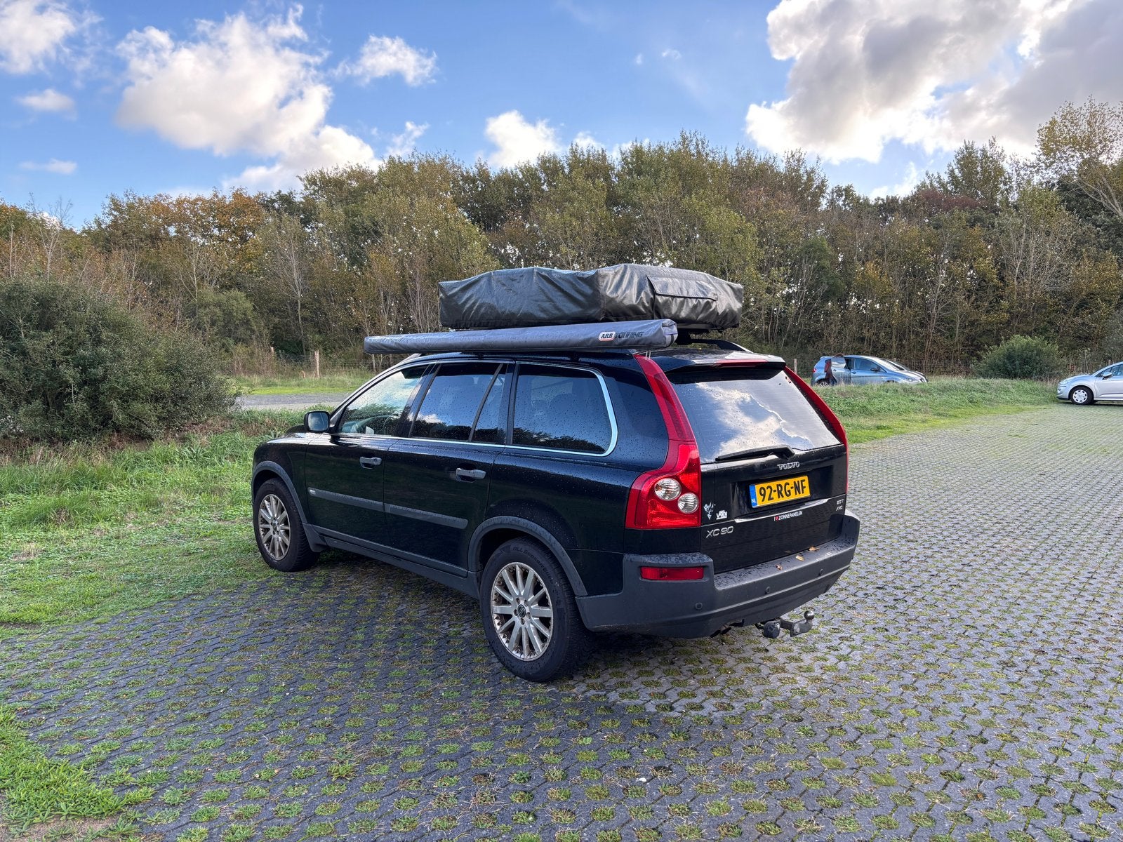 Volvo XC90 2.5 T met daktent en luifel, Auto's, 7 stoelen, Origineel Nederlands, Vierwielaandrijving, SUV of Terreinwagen