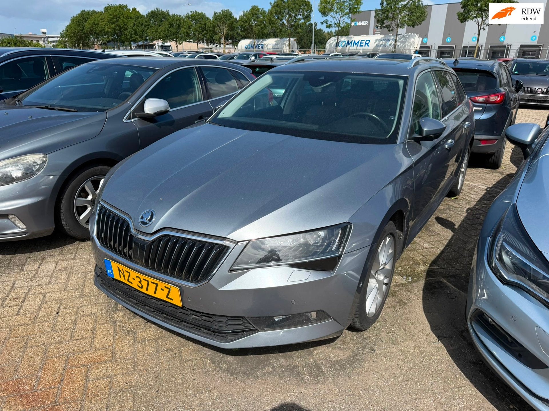 Skoda Superb Combi 1.6 TDI Style Business, Gebruikt, Euro 6, 4 cilinders, Origineel Nederlands