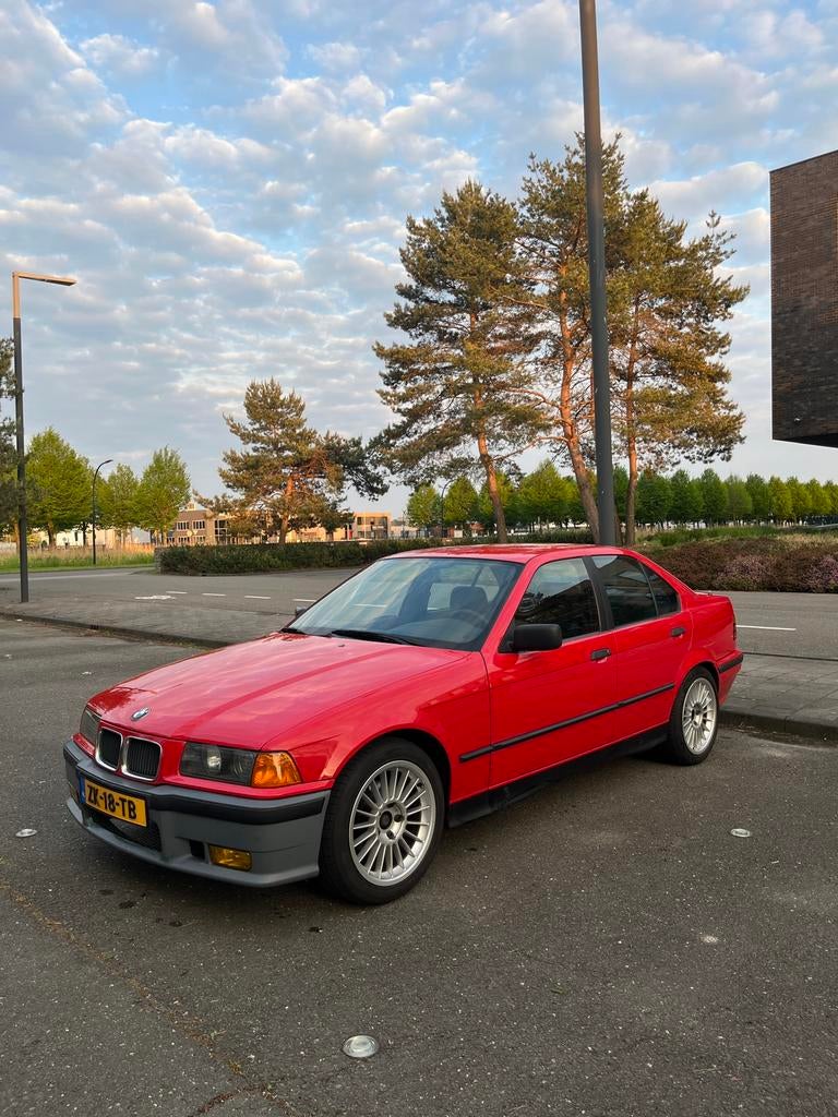 BMW 3-Serie 1.6 I 316 U9 1991 Rood, Auto's, 1596 cc, Zwart, 4 cilinders, Handgeschakeld