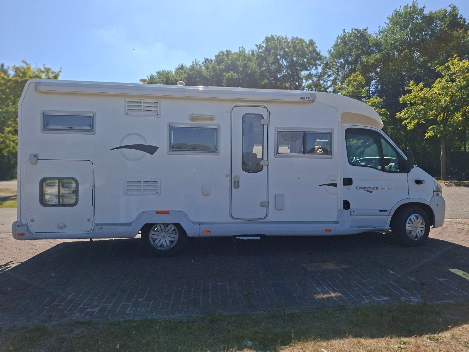 Roller Team Granduca P 107 - Ruime en complete camper, Caravans en Kamperen, Campers, Overige merken, 6 tot 7 meter, Particulier