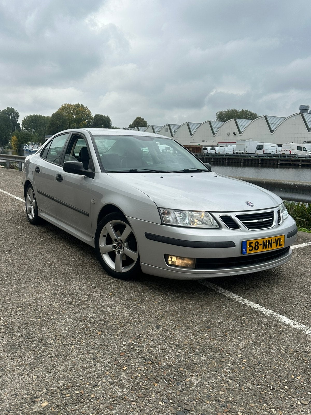 Saab 9-3 1.8 T Sport Sedan AUT 220PK, Auto's, 1440 kg, Zwart, 4 cilinders, Leder en Stof