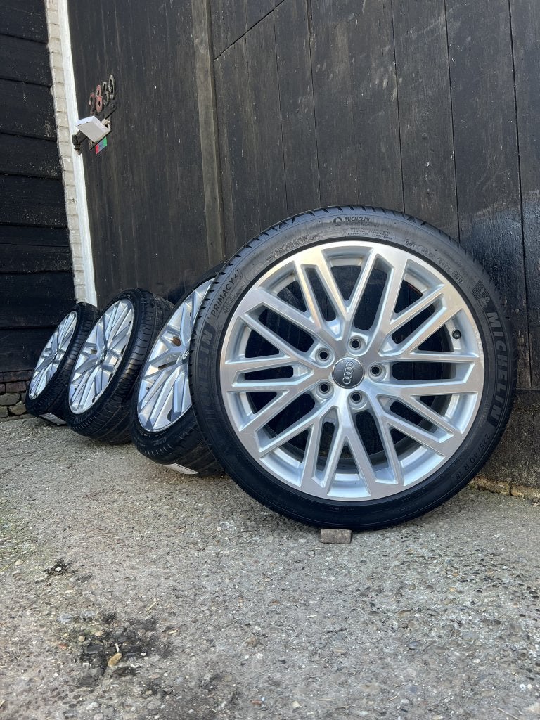 Originele Audi A3 velgen 18” 5x112 Michelin 4mm zomerset 8V, Niet ingevuld, 18 inch, Gebruikt, Banden en Velgen