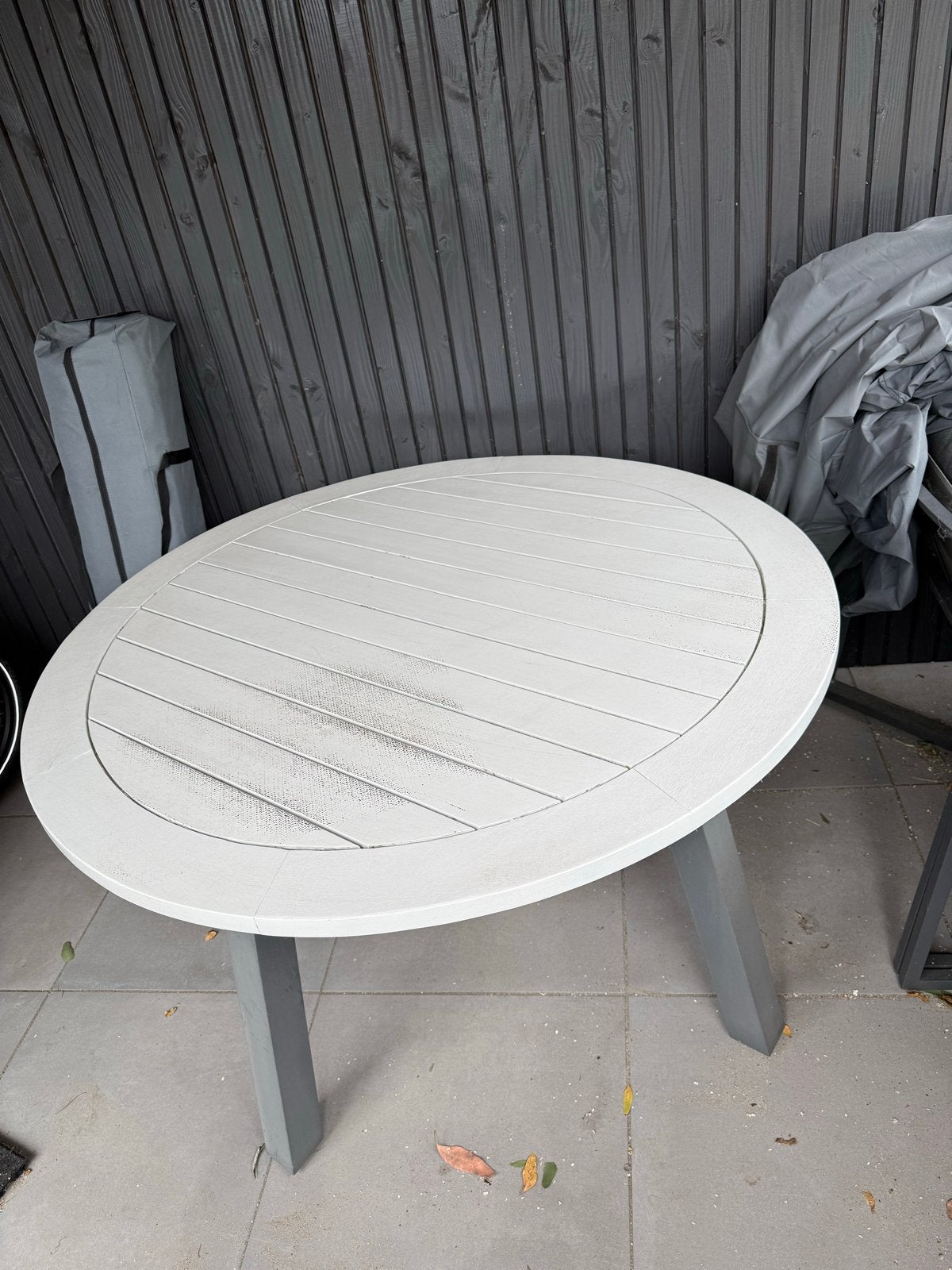 Ronde tuintafel - gratis af te halen!, Tuin en Terras, Ophalen, Gebruikt, Ovaal, Overige materialen
