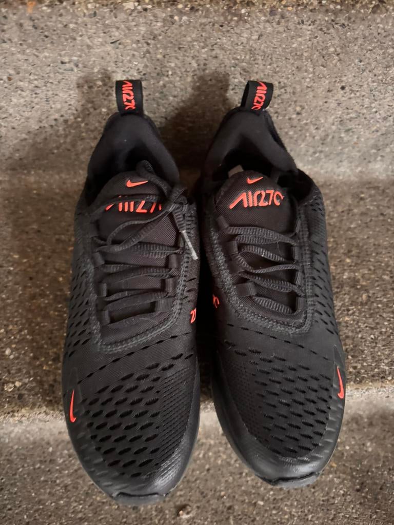 Nike airmax 270 sneakers laag - runners, Ophalen of Verzenden, Zo goed als nieuw, Schoenen