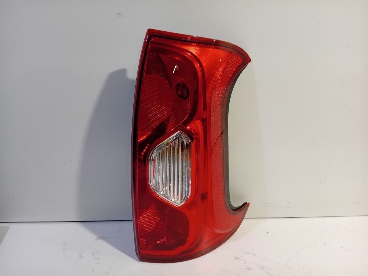 Achterlicht carrosserie rechts Fiat Panda, Auto-onderdelen, Onderdelen@venauto.nl, Van der Ven Autorecycling B.V., Gebruikt, Ettenseweg 76, 4706 PB Roosendaal, The Netherlands