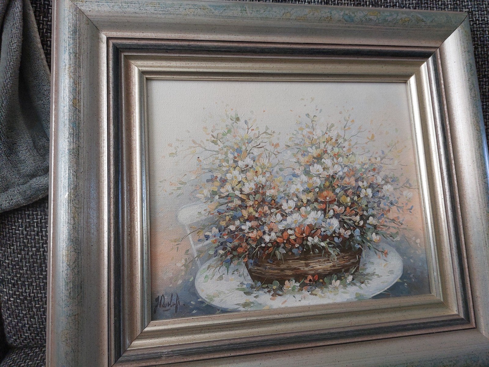 Schilderij bloemenstilleven in mandje, J. Roelofs, Antiek en Kunst, Doek, Realistisch, Stilleven, Ophalen of Verzenden