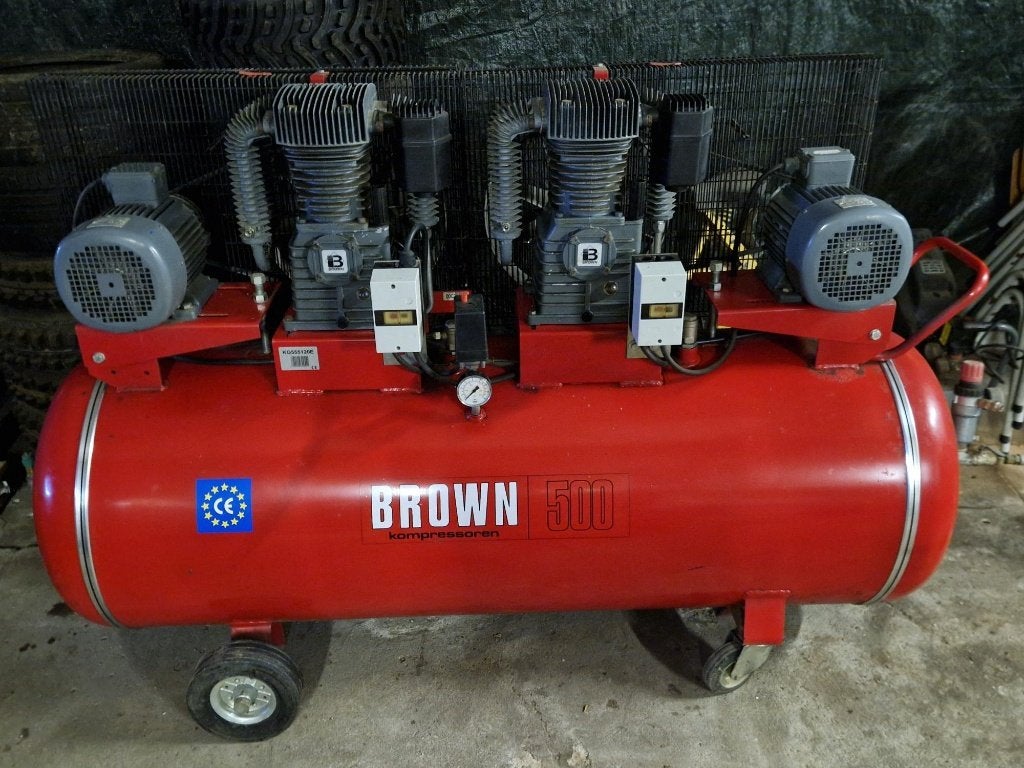 Brown compressor 1300 L/min 2x K30 Chinook Shamal tank 500 L, Doe-het-zelf en Verbouw, Ophalen, Mobiel, Gebruikt, 800 liter/min of meer
