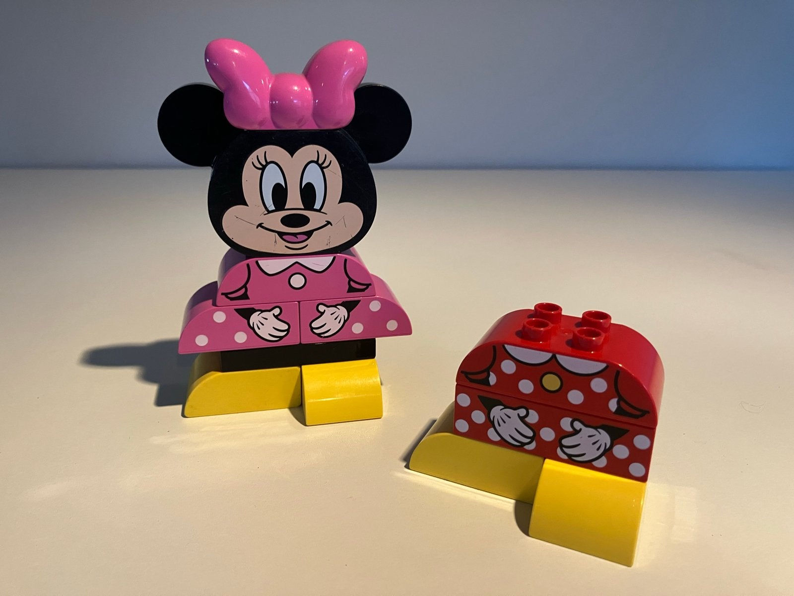 LEGO Duplo 10897 Minnie Mouse figuur met extra jurkje, Ophalen of Verzenden, Zo goed als nieuw, Minifiguur, Inclusief accessoires