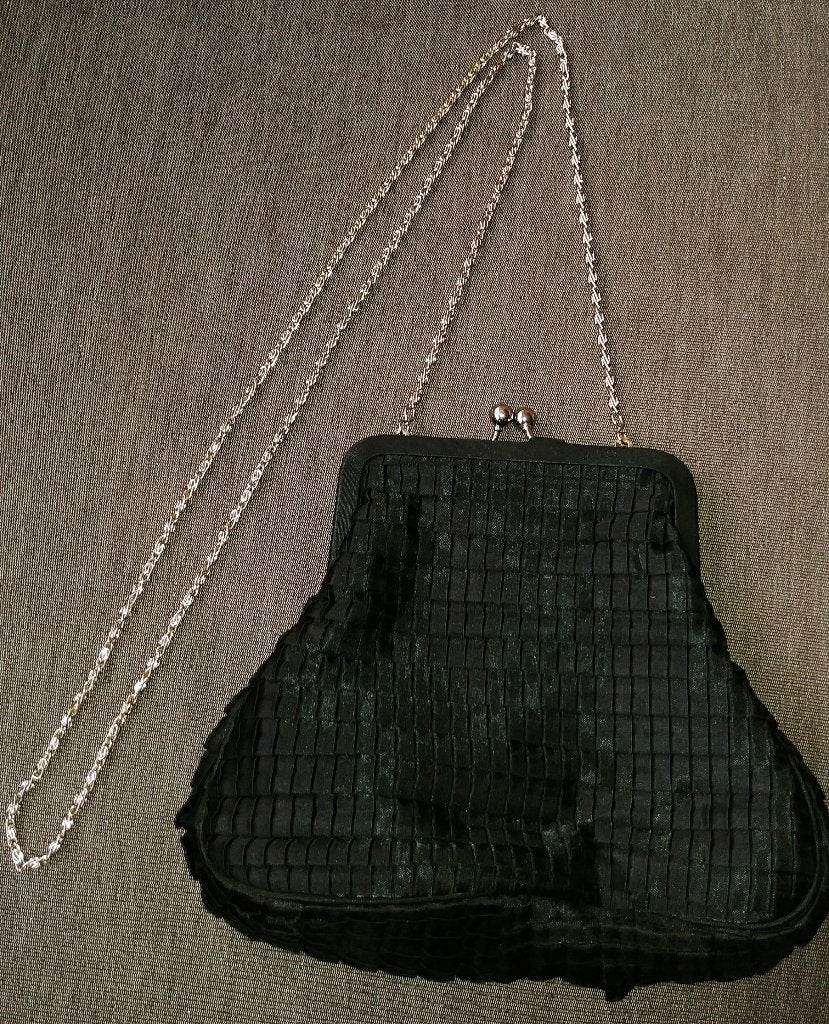 Gala handtasje, zwart met metalen ketting, Ophalen of Verzenden, Zo goed als nieuw, Zwart, Avondtasje