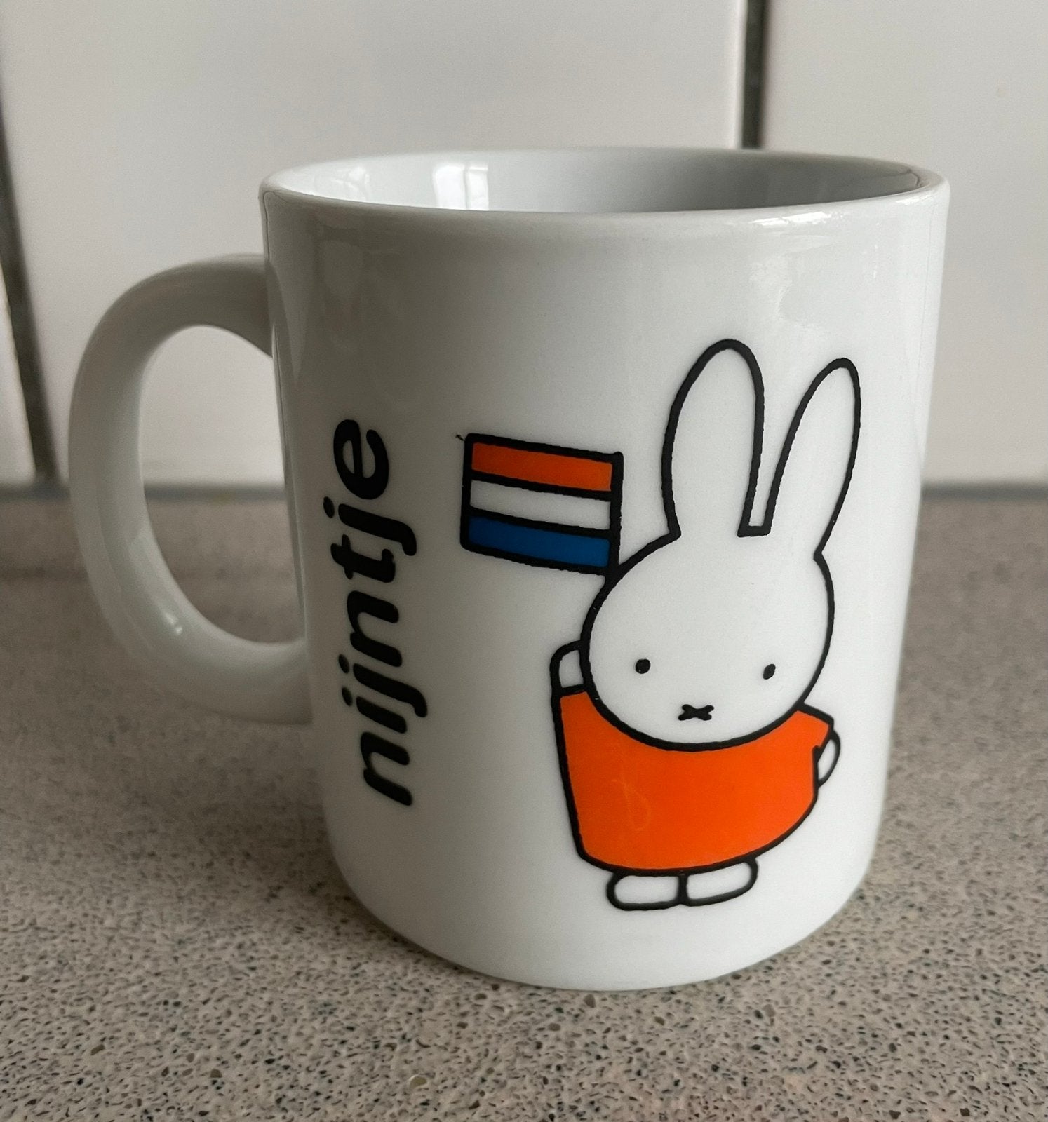 Nijntje mok beker Holland Dick Bruna Nederland € 0,00, Ophalen of Verzenden, Zo goed als nieuw, Overige stijlen, Kop(pen) en/of Schotel(s)