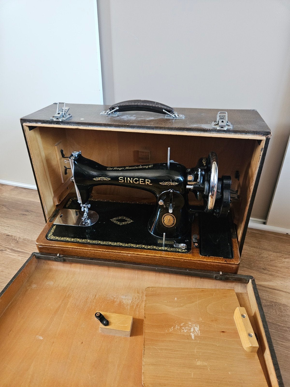 Vintage Singer Naaimachine met Koffer - Model EH714211, Ophalen