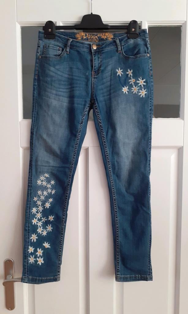 Desigual boho Ibiza jeans met bloemen applicatie maat S, Blauw, Ophalen of Verzenden, W28 - W29 (confectie 36), Desigual