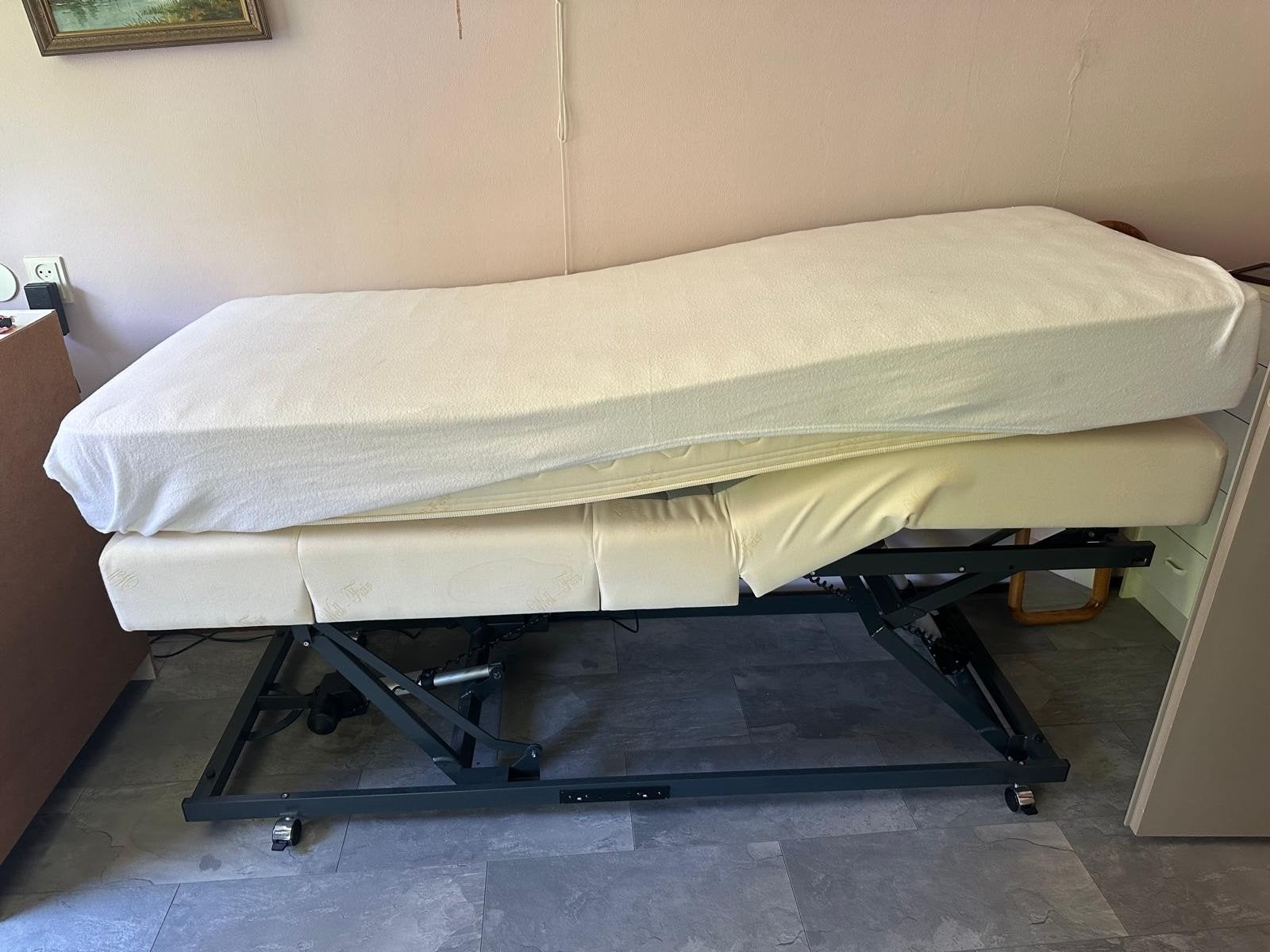 Verstelbaar medische eenpersoonsbed met afstandsbediening, Ophalen, 90 cm, Eenpersoons, 200 cm