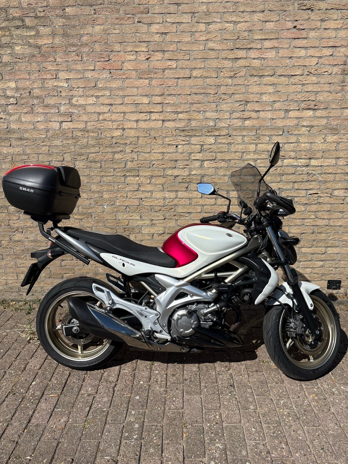Suzuki SV650 Gladius, 2 cilinders, Gebruikt, Particulier, Minimaal motorrijbewijs A2