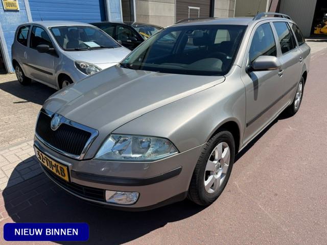 Skoda Octavia Combi 2.0 FSI Elegance Automaat APK dec-26 Air, Auto's, Skoda, Bedrijf, Te koop, Octavia, ABS, Airbags, Airconditioning
