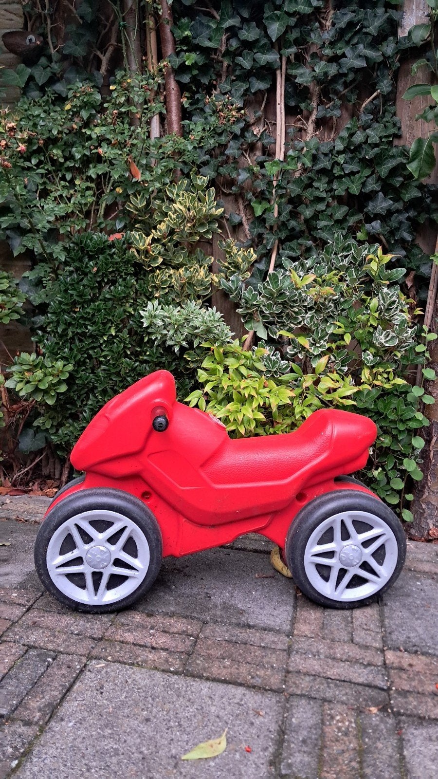 Rode loopmotor voor kinderen - stevig en leuk!, Ophalen of Verzenden, Gebruikt, Loopfiets