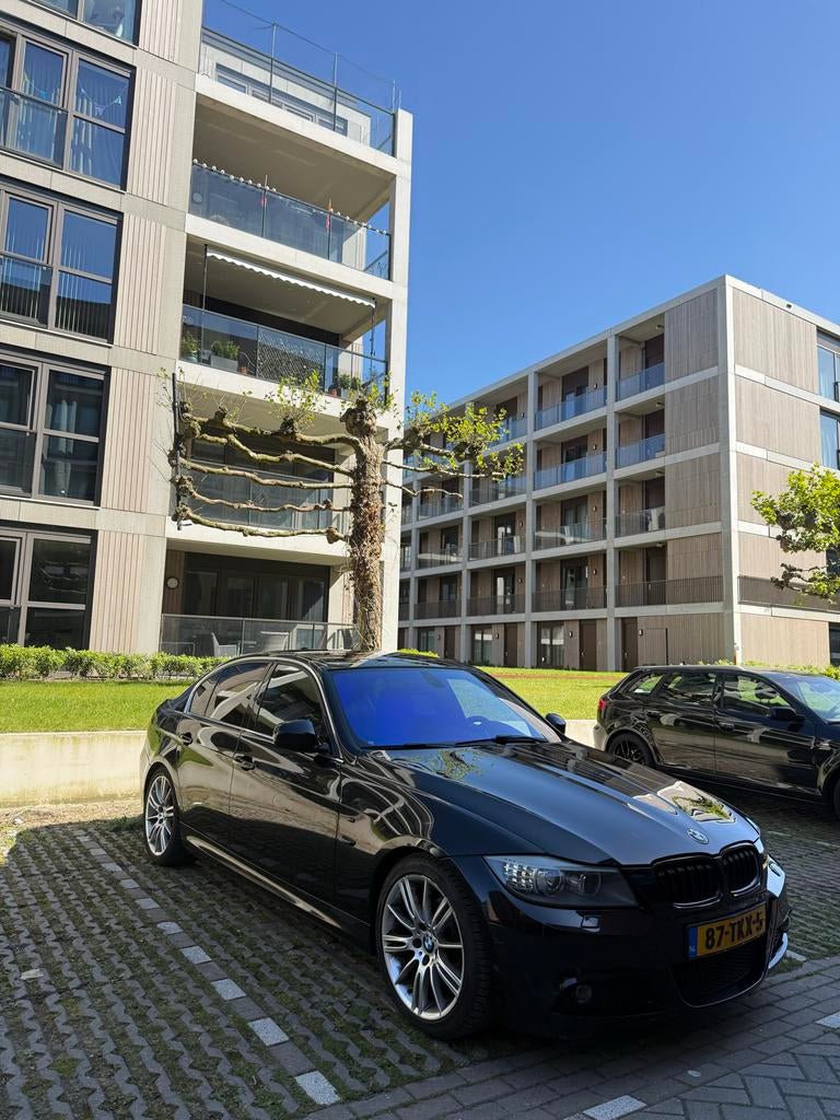 BMW 3-Serie 2.0 I 318 2012 Zwart, Auto's, 4 cilinders, Zwart, Origineel Nederlands, Handgeschakeld
