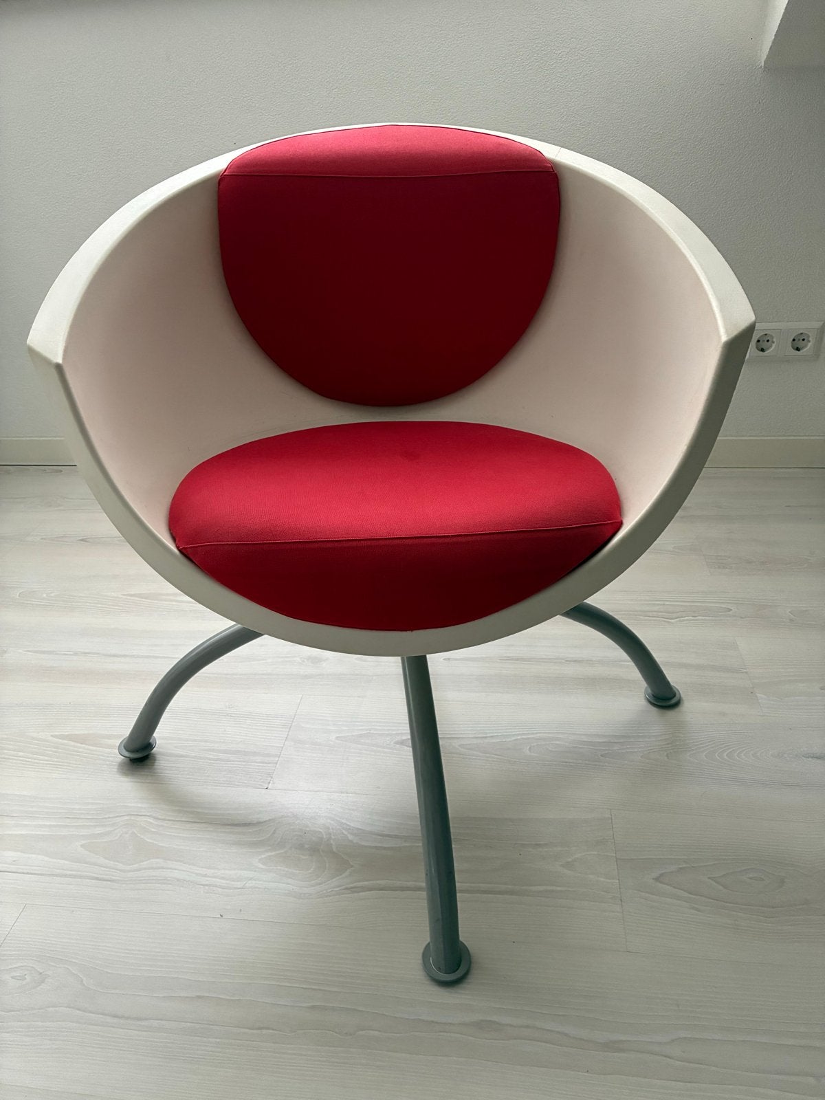 IKEA vintage draaistoel met rode kussens, Ophalen, Kunststof, Gebruikt, Eén