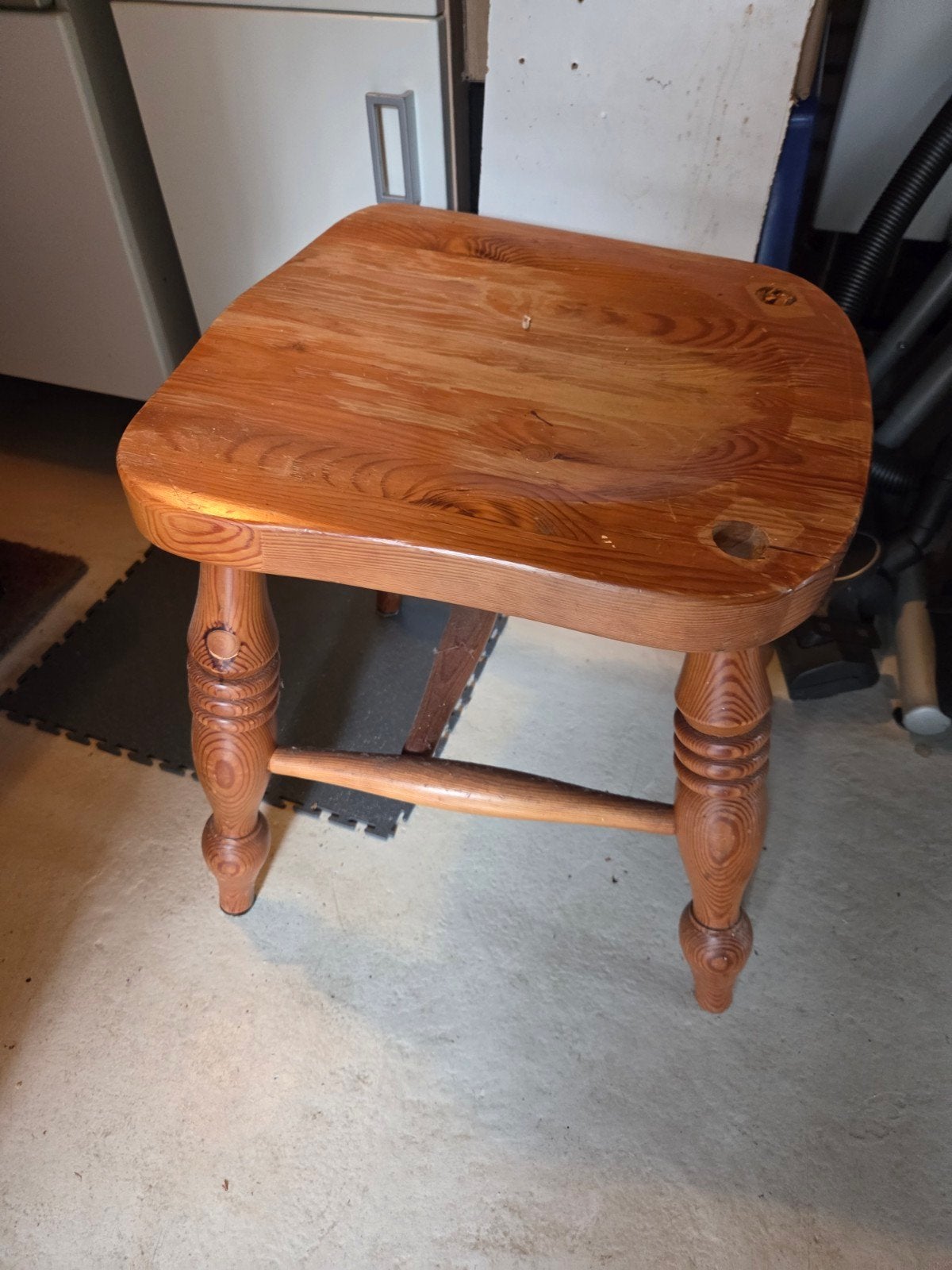 gratis kruk massief hout, Ophalen, Gebruikt, 60 tot 90 cm, 1 kruk