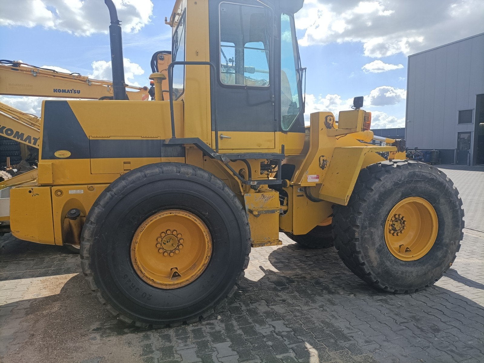 WIELLADER SHOVEL KOMATSU WA 120-1, Zakelijke goederen, Machines en Bouw | Kranen en Graafmachines, Ophalen of Verzenden, Wiellader of Shovel
