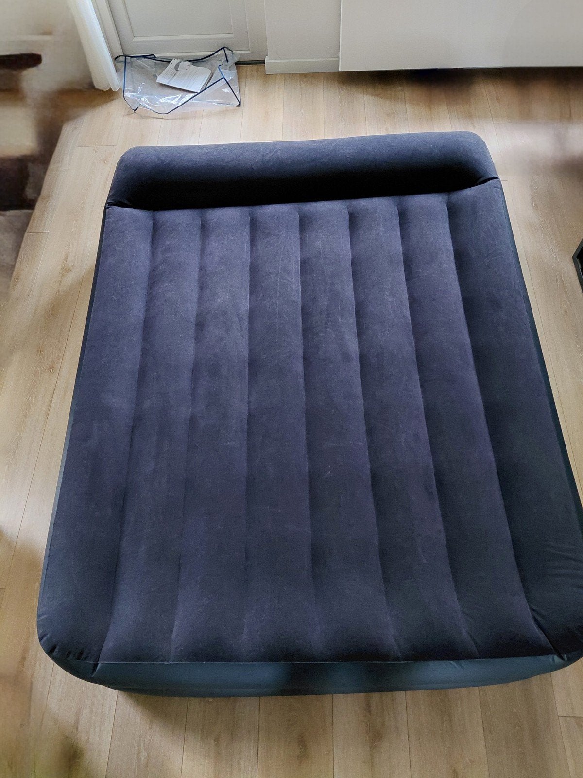 Intex Luchtbed 190x145 cm met ingebouwde pomp, Ophalen, Blauw, Tweepersoons, Zo goed als nieuw
