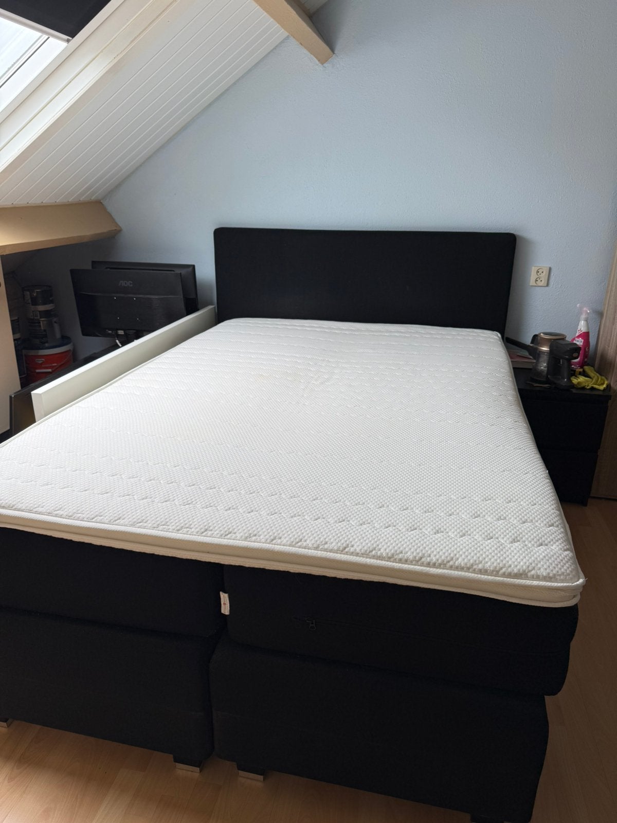 Bed SwissSense 140x200, Ophalen, Gebruikt, Zwart, Tweepersoons
