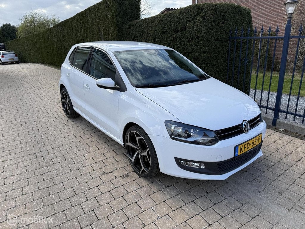 Volkswagen Polo 1.2 TSI MET NIEUWE DISTRIBUTIE KETTING, Voorwielaandrijving, Stof, Gebruikt, Zwart