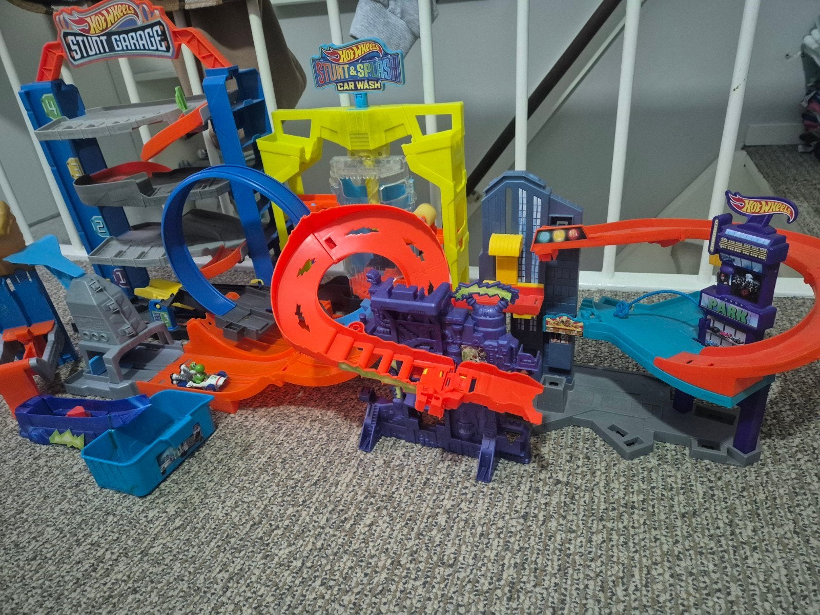 Hot Wheels Stunt Garage & Stunt & Splash Car Wash, Ophalen of Verzenden, Hot Wheels, Handmatig, Met looping