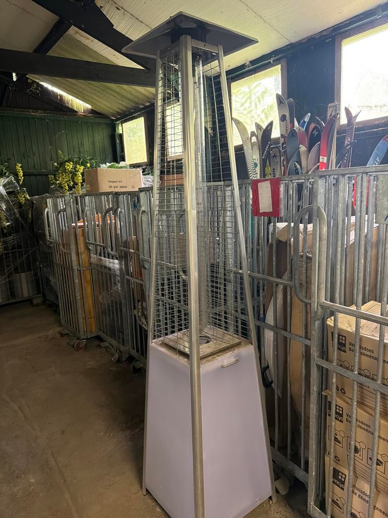 Vlammen Terrasverwarmer - Sfeervolle Warmte voor Buiten, Ophalen, Gebruikt, Gas, Vloer
