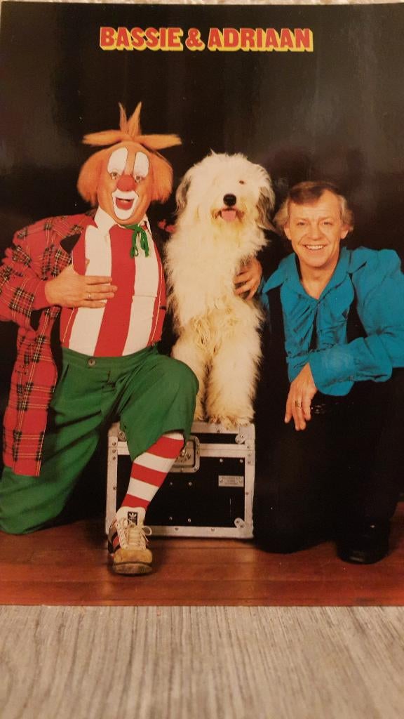 Bassie & Adriaan ansichtkaart met Lara, Verzenden, 1980 tot heden, Ongelopen, Sterren en Beroemdheden