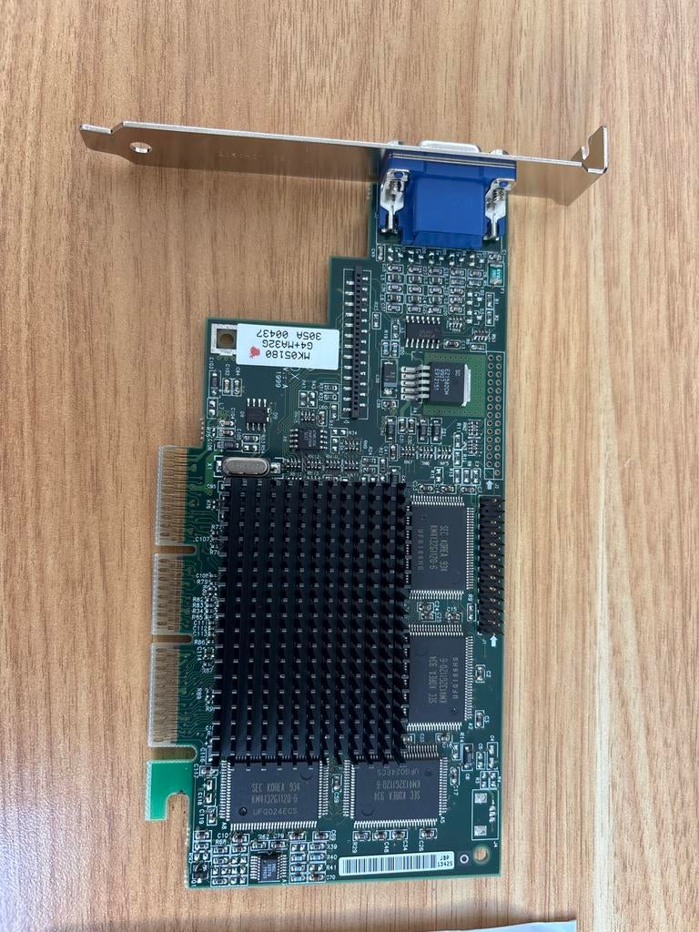 Matrox Millennium G400 32MB AGP videokaart + CD (ongebruikt), Ophalen, Overige soorten, VGA, Zo goed als nieuw