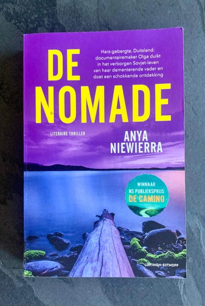 Thriller boek DE NOMADE van ANYA NIEWIERRA, Ophalen of Verzenden, Zo goed als nieuw, Nederland, Anya Niewierra