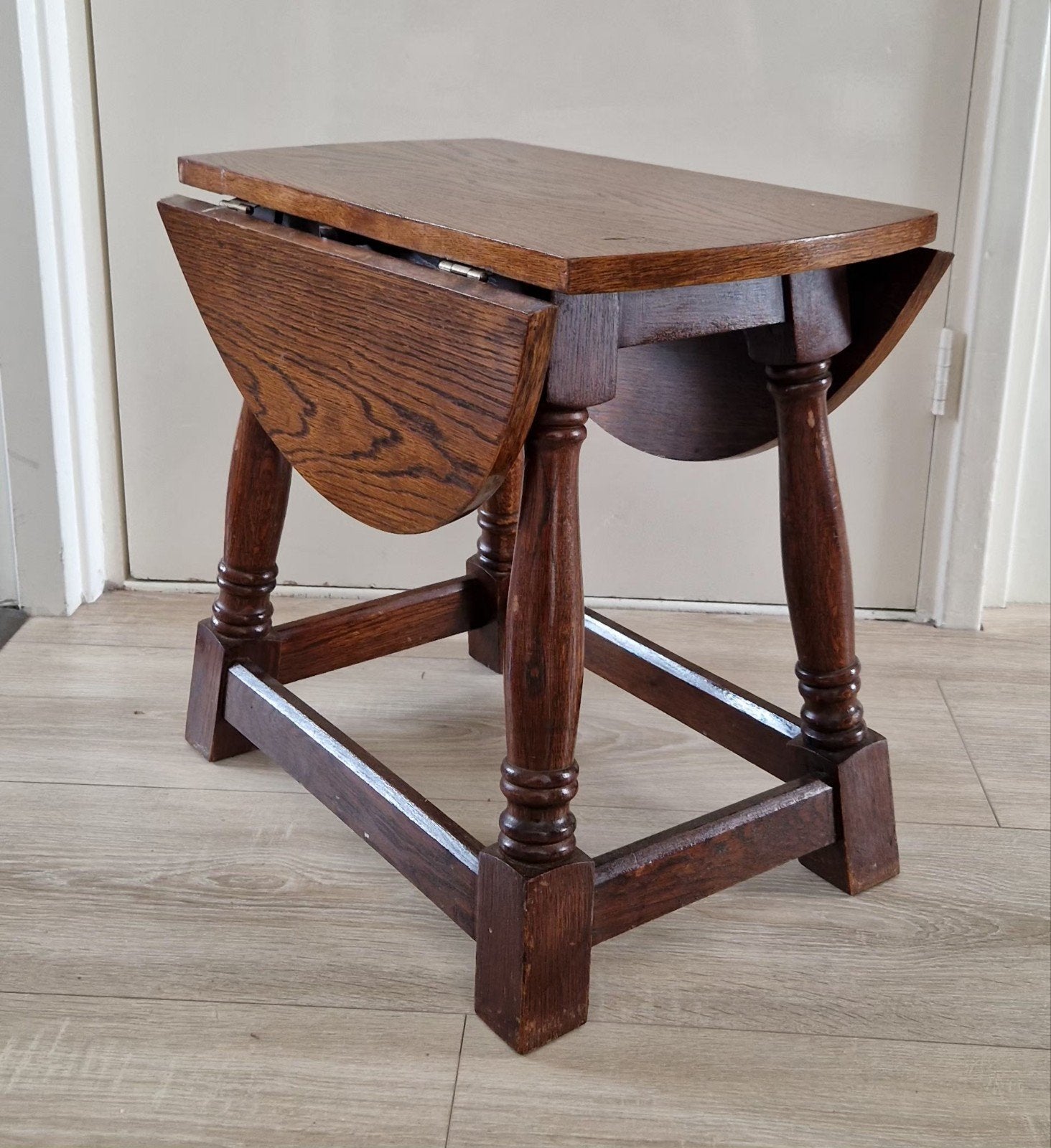 Antieke Engelse klassieke hangoor bijzettafel / joint stool, Ophalen of Verzenden