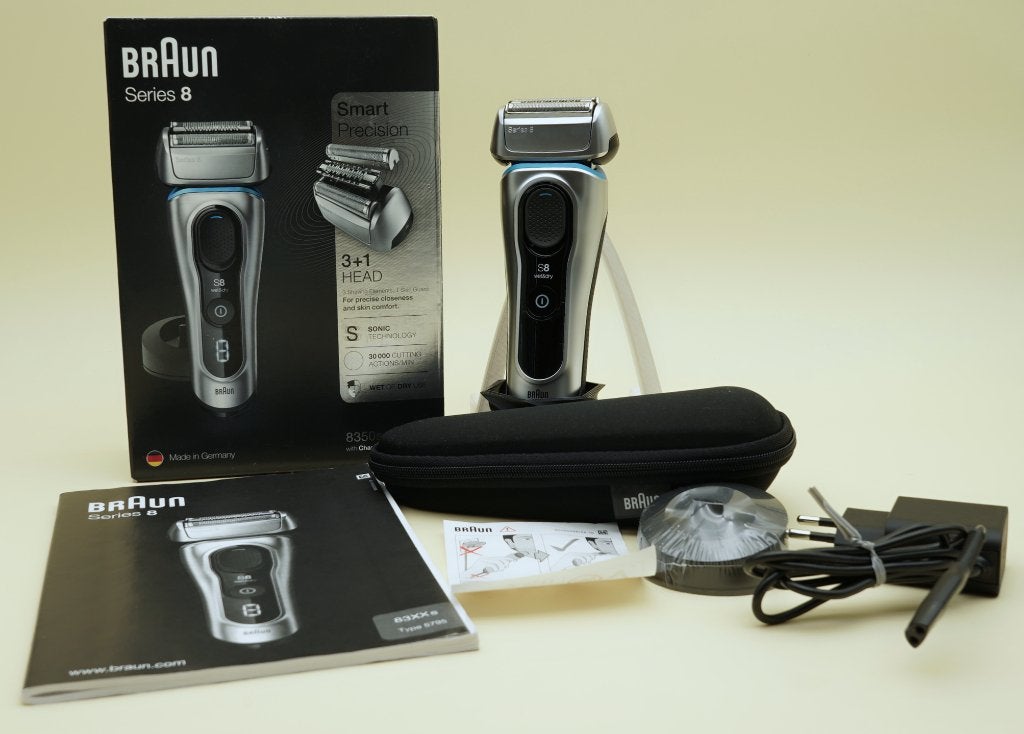 Braun Series 8 Scheerapparaat – Zeer Compleet in Doos, ., Overige typen, Ophalen of Verzenden, Zo goed als nieuw