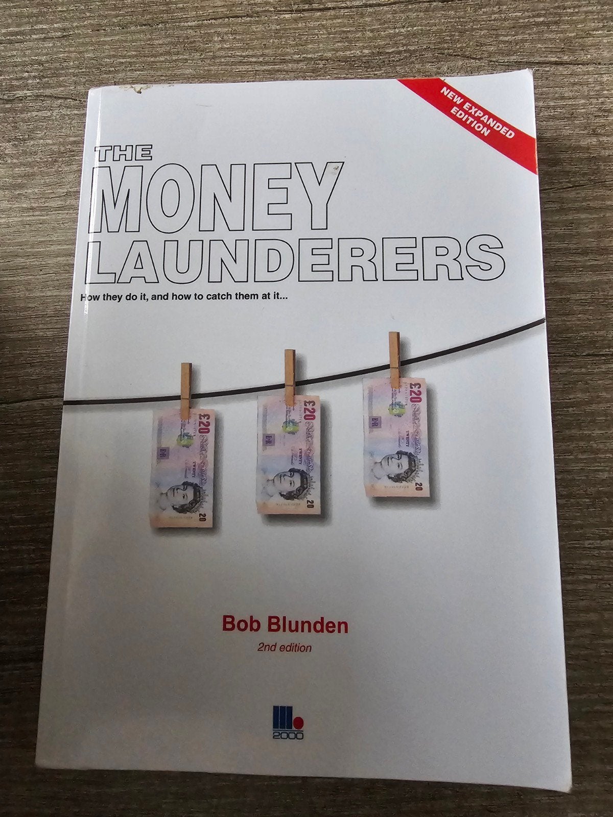 The Money Launderers - Bob Blunden (2e editie), Ophalen of Verzenden, Gelezen, Bob Blunden